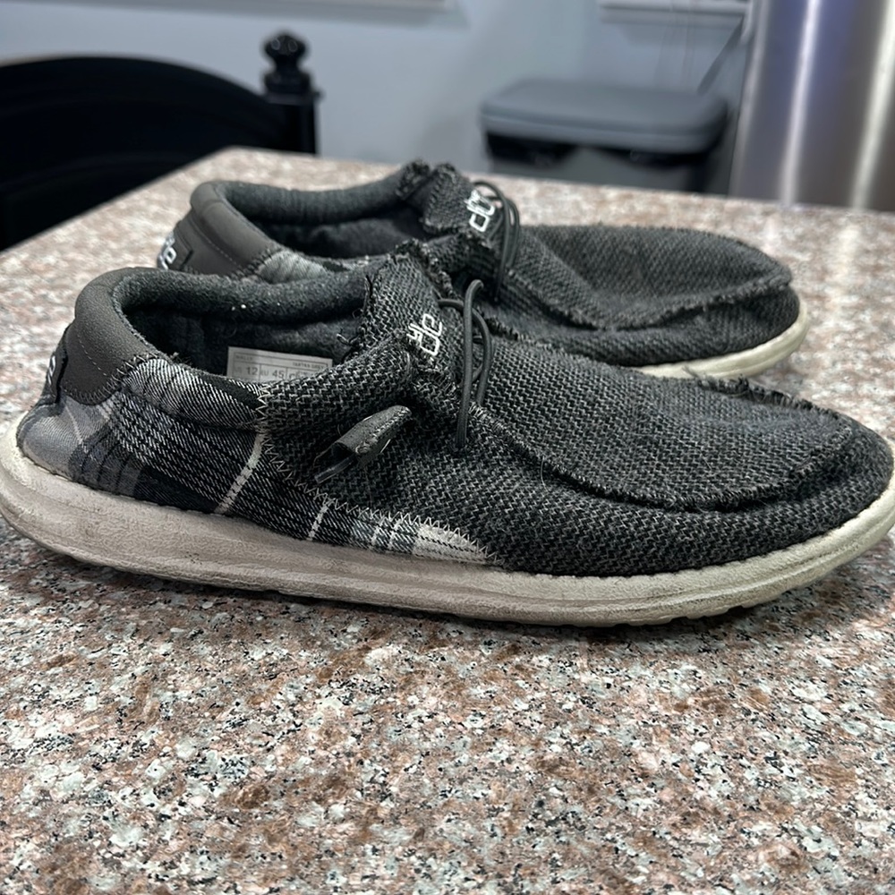 Men’s Hey Dudes Size 12
